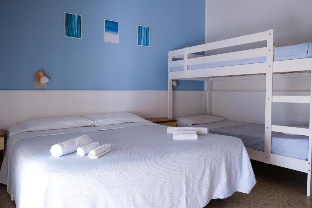Hotel Vienna Cervia Extérieur photo