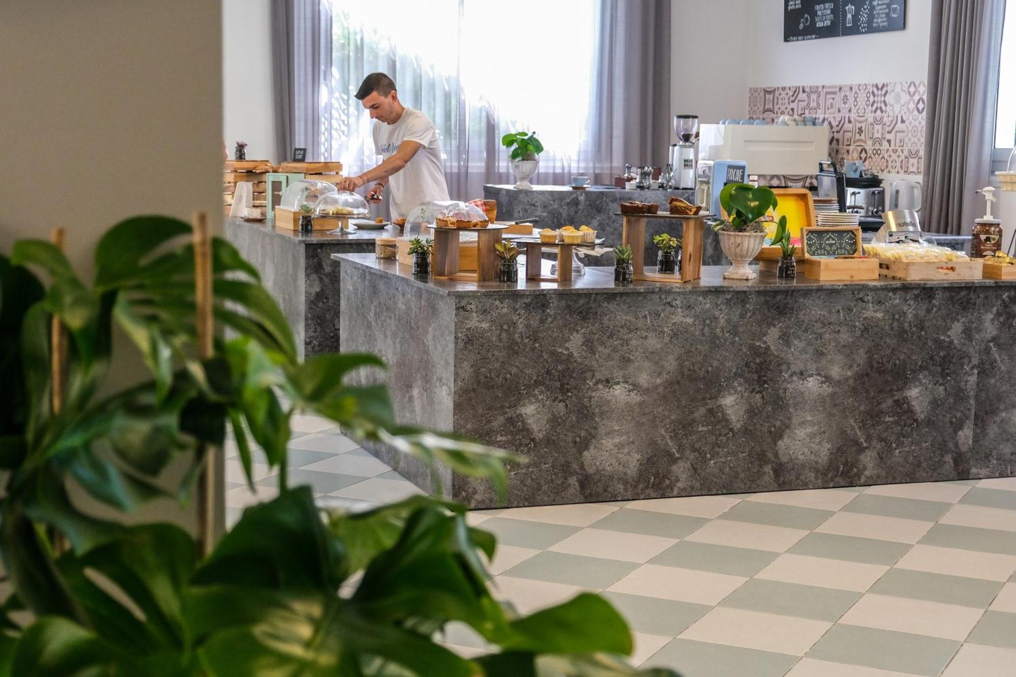 Hotel Vienna Cervia Extérieur photo